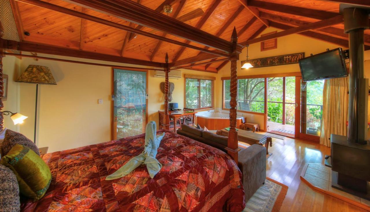Bed & Breakfast Tropical Retreat 4*