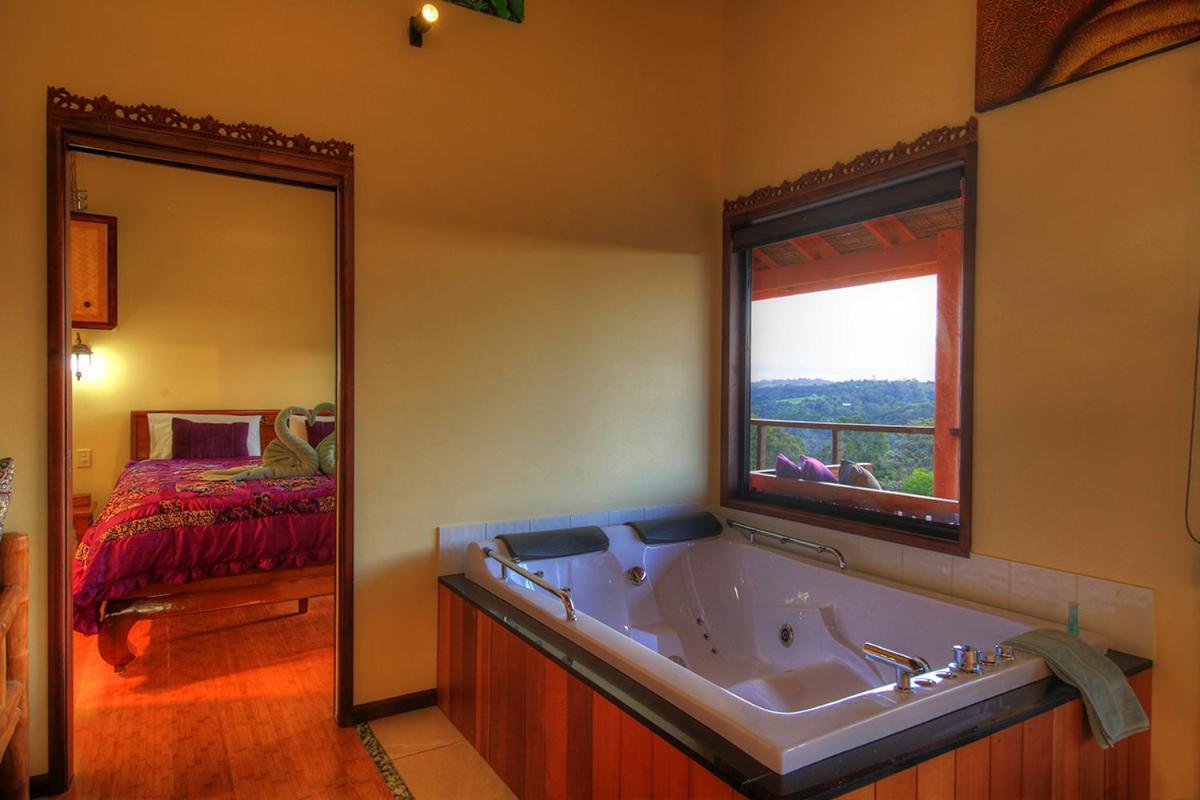 Bed & Breakfast Tropical Retreat