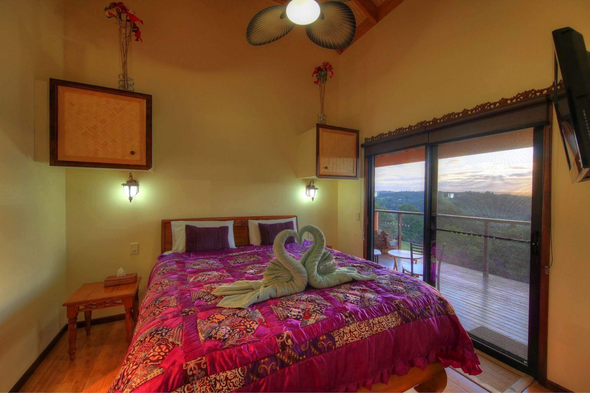Bed & Breakfast Tropical Retreat